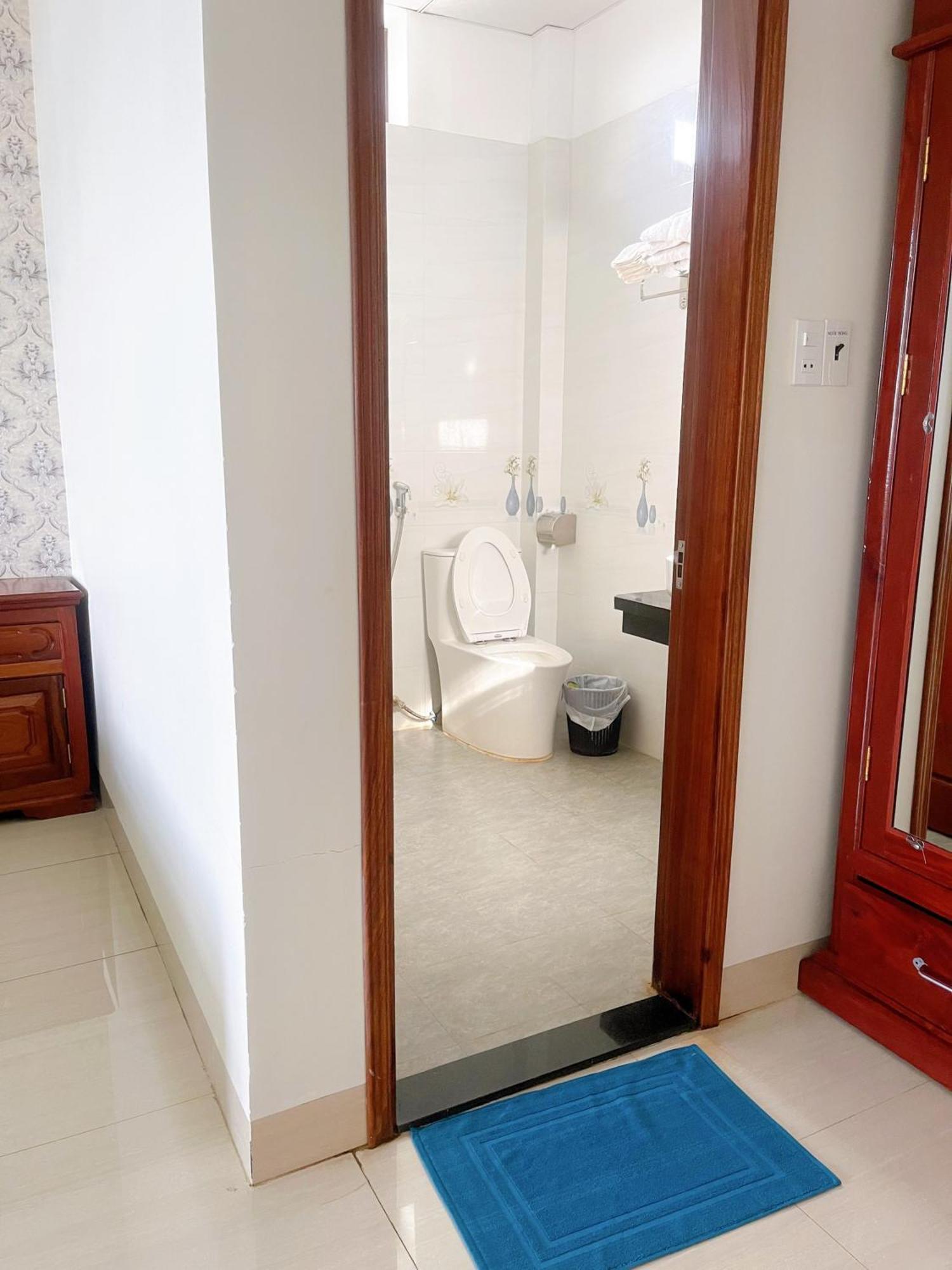 Anh Tuan Hotel & Coffee - Pleiku, Gia Lai Esterno foto