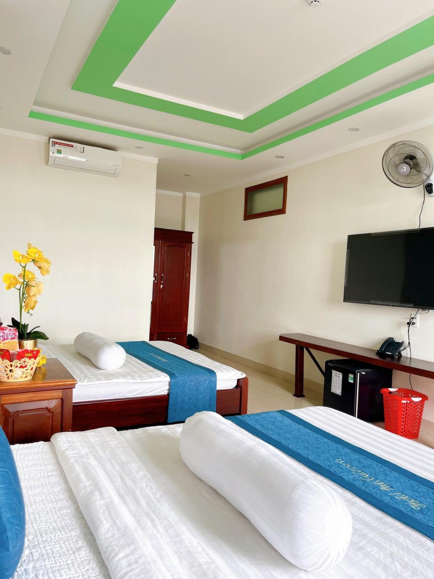 Anh Tuan Hotel & Coffee - Pleiku, Gia Lai Esterno foto